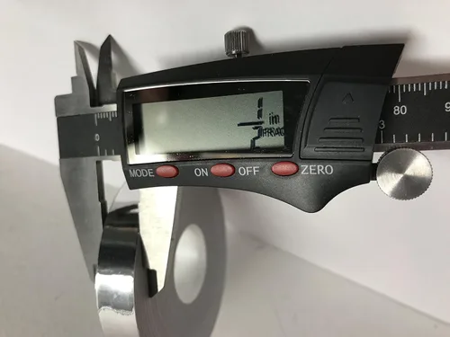 Vista 2 de Rollo de cinta cromada, grado automotriz, 1/2 pulgadas x 50 pies