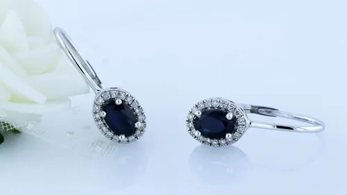 Vista 4 de Dazzlingrock Collection Pendientes colgantes de oro blanco de 10 quilates, 0.236 x 0.157in, cada centro de corte ovalado y diamante redondo lateral