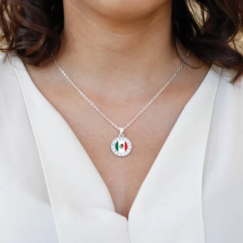 Vista 3 de Inspired Silver - Collar de plata con dije circular de 18 pulgadas con joyas de circonita cúbica
