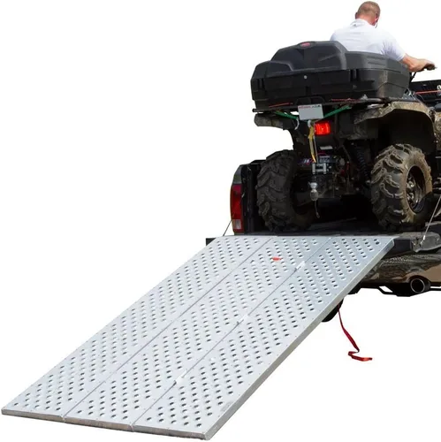 Vista 8 de Black Widow Rampa de Carga de ATV de Aluminio Extra Ancha Tri-Plegable con Superficie de Placa Perforada 77" x 54" - Capacidad de Peso de 1,500 lb
