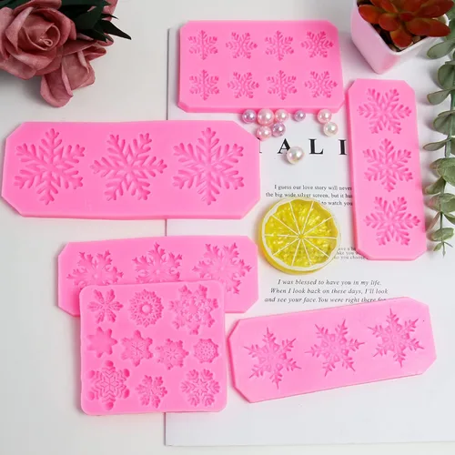 Vista 6 de Rainmae 6 moldes de silicona para pastel de copo de nieve de Navidad, copos de nieve 3D, herramientas de decoración de cupcakes de invierno