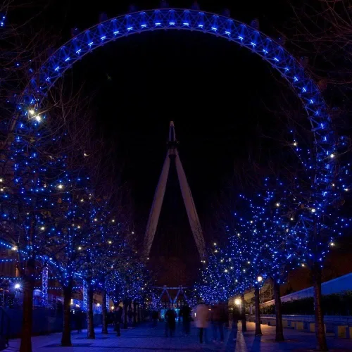 Vista 5 de FULLBELL Luces de Navidad, luces de hadas para exteriores, 66 pies, 200 LED con controlador de modos de memoria, luces decorativas de Pascua Azul