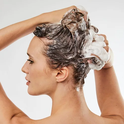 Vista 4 de Bumble and bumble. Thickening Volumizing Shampoo Lightweight Formula For Instant Fullness Cleanses Without Stripping Color Safe For Fine to