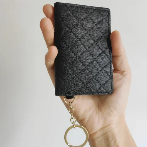 Vista 5 de Pastillero anticonceptivo con estampado de piel de serpiente (negro)