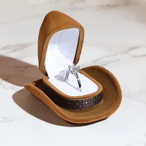 Vista 5 de Colaxi Bonita caja de almacenamiento de anillos con forma de sombrero de vaquero exquisito soporte de aretes para el día de San Valentín, propuesta