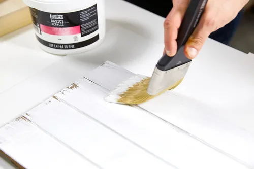 Vista 4 de Liquitex Basics Tubo mediano de Gesso para aplicación en superficies, 8.5 onzas
