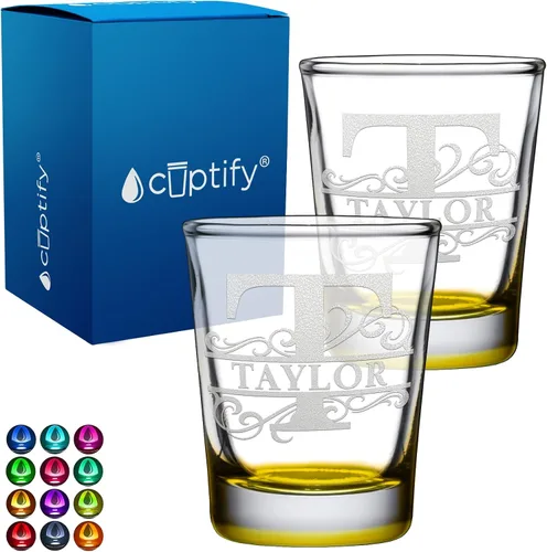 Vista 10 de Cuptify Inicial de cristal con monograma y nombre de 2 onzas, parte inferior negra grabada con texto personalizado para regalos, bodas, cumpleaños