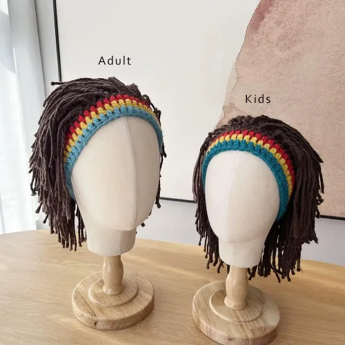Vista 4 de Sombrero de punto con pelo para hombre, divertido gorro de invierno hecho a mano con rastas