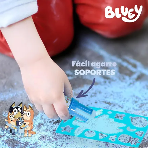 Vista 3 de Arte de tiza Bluey oficial, paquete de 5, tiza vibrante para acera para niños, incluye 5 tizas, soportes para tiza y plantilla reutilizable, Teal