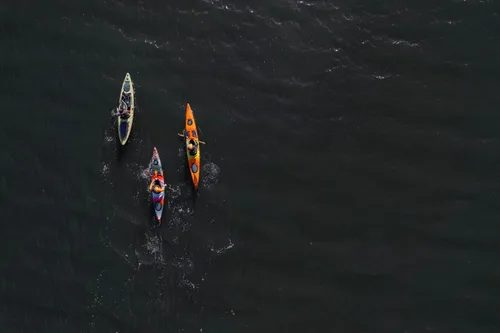 Vista 5 de Wilderness Systems Tsunami 125 - Kayak de turismo sentado dentro - Múltiples opciones de almacenamiento - 12.6 pies