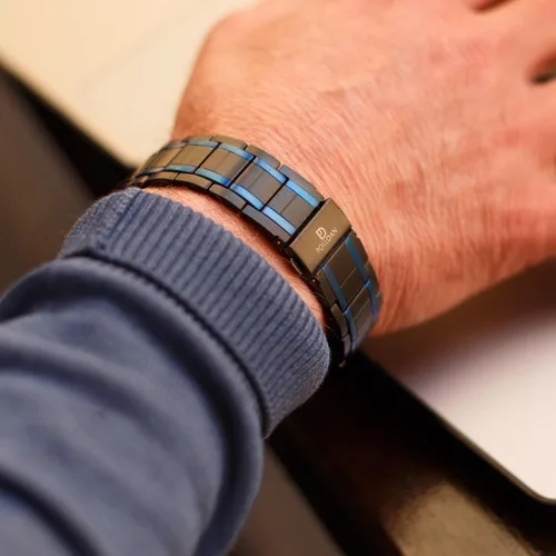 Vista 5 de Pulsera magnética para hombre, 6200 Gauss Power, elegante titanio negro con cierre de metal y longitud ajustable, 3 veces de fuerza, regalo para él