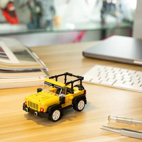 Vista 8 de Block Builder Juego de bloques de construcción de automóviles Jeep Wrangler (242 piezas) Bloques de construcción de coches de carreras para niños