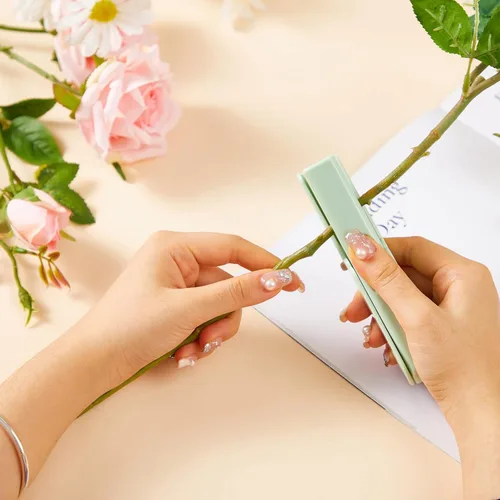Vista 2 de Removedor de espinas de rosas, tallos de flores, hojas de espinas, herramienta de jardinería portátil para floristería (verde, talla única)