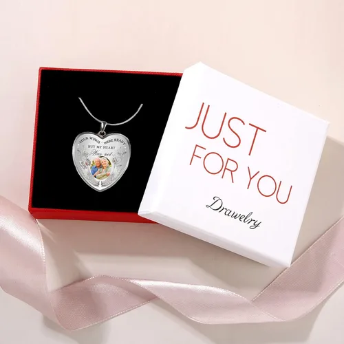 Vista 6 de Drawelry Collar conmemorativo personalizado con foto, dije personalizado con foto y alas de ángel, cadena de plata de ley con placa para mujeres