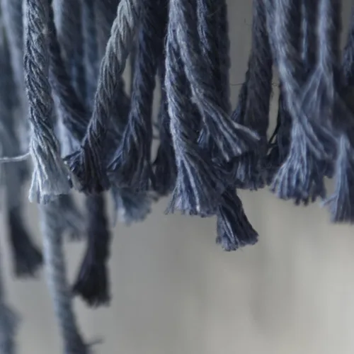 Vista 7 de Tapiz de fibra de macramé para colgar en la pared, color azul, grande