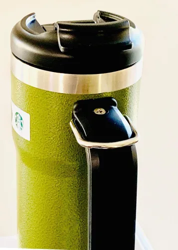 Vista 2 de Starbucks + Stanley Compromiso Militar Vaso de Acero Inoxidable Martillado de Doble Pared Con Asa