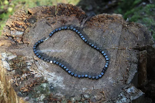 Vista 6 de Karelian Heritage Authentic Shungite Stone Necklace with Shungite Beads Protection Handcrafted Round Black Beaded Necklace Root Chakra Balancing