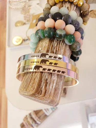 Vista 3 de Mama Bear Cuff Bracelet Mother's Day Gift