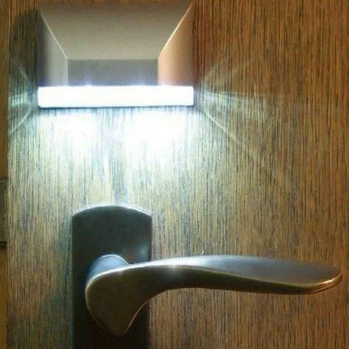 Vista 4 de Lámpara de luz de ojo de cerradura con batería PIR infrarrojo IR inalámbrico sensor automático detector de movimiento de puerta con 4 bombillas LED