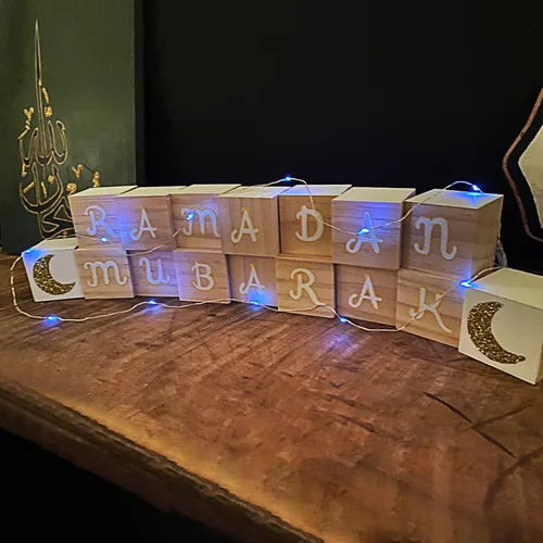 Vista 5 de 6 paquetes de bloques de madera para manualidades, cubos de madera de pino de 3.15 pulgadas, cubos de madera de 8 x 8 x 8 cm para pintar, estampar