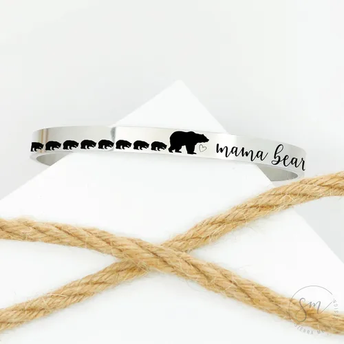 Vista 4 de Mama Bear Cuff Mama Bear Bracelet Gift For Mama Bear with Cubs Gift Valentines Day Gift Gift Birthday Personalized Amount of Cubs Mom Gift