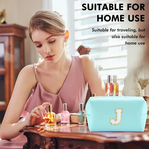 Vista 2 de URSKYTOUS Regalos para niñas, bolsa de maquillaje con inicial, bolsa de cosméticos personalizada con cremallera, bonita bolsa de aseo de viaje, Azul