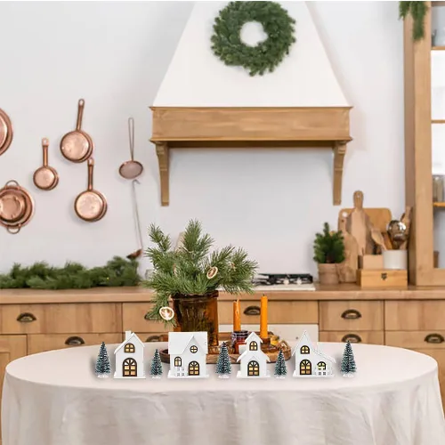 Vista 4 de Ovootok Juego de Esculturas Navideñas de Madera y Plástico, 9 piezas, Incluye 4 Casas con Iluminación LED y 5 Árboles Escarchados para Decoración