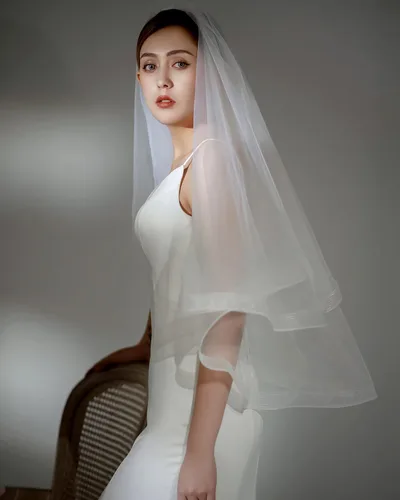 Vista 3 de 2-Tier Womens Bridal Wedding Veil with Comb Simple Soft Tulle Fingertip Elbow Veil Bachelorette Party Wedding Veil
