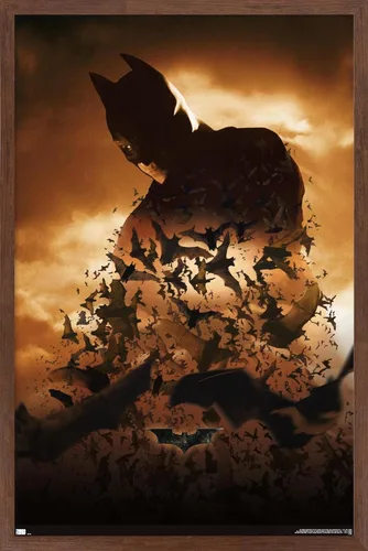 Vista 17 de DC Comics Batman Begins - Póster de pared de una hoja de Batman, 22.4 pulgadas de largo x 14.7 pulgadas de ancho, versión enmarcada de madera