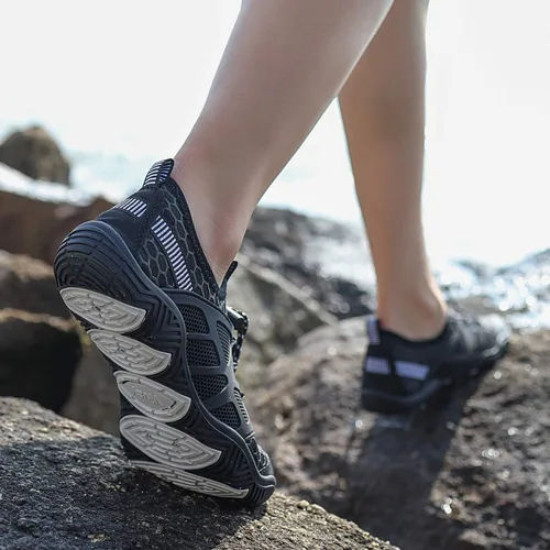 Vista 6 de MAYZERO Zapatos de agua para hombres y mujeres, zapatos de surf, playa, piscina, zapatos de punta ancha, senderismo, zapatos de agua, zapatillas