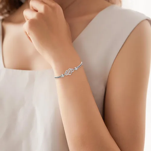 Vista 3 de AOBOCO Pulsera de corazón infinito ajustable de plata de ley 925 para hermana, mejor amiga, hija, mamá, abuela, nieta, nuera, madrina, ahijada