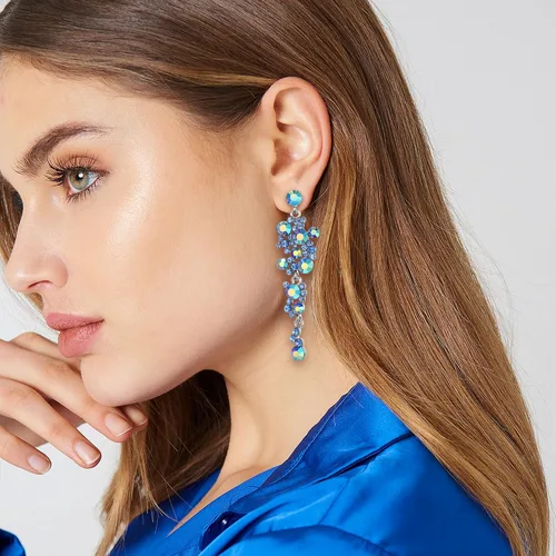 Vista 3 de Flyonce Pendientes largos colgantes de cristal para mujer, estilo bohemio y floral