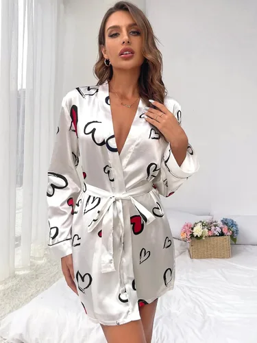 Vista 3 de GORGLITTER Bata de satén de seda con estampado de corazón para mujer, bata corta de satén para boda