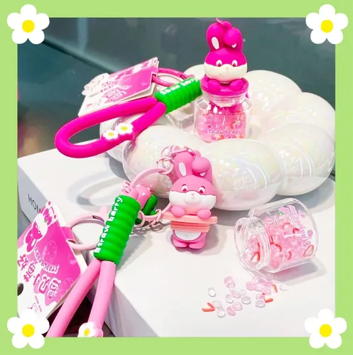 Vista 6 de YOU WIZV Llavero líquido Kawaii rosa lindo anime fresa conejo aroma mochila llaveros para mujeres niñas