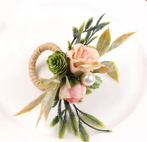 Vista 3 de 6 servilleteros de piña de Navidad, servilleteros de Navidad con rosa artificial y perla sintética, servilleteros florales verdes para decoración