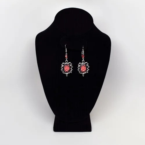 Vista 7 de Pendientes góticos de rosa roja rodeados de espinas con cuentas rojas, Metal