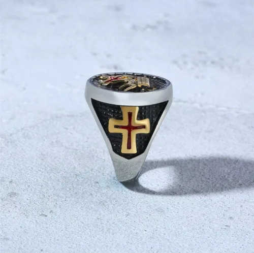 Vista 3 de Blowin - Anillo de acero inoxidable para hombre con corona de caballero y cruz religiosa gótica