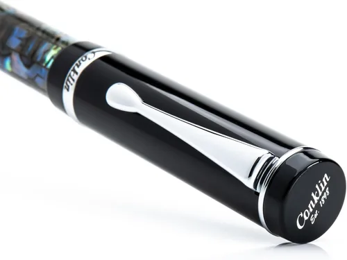 Vista 12 de Conklin Duragraph Pluma estilográfica Abalone Nights - Punta mediana, elegante instrumento de escritura con exquisito acabado de abulón