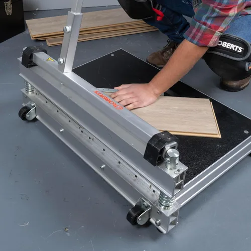 Vista 4 de ROBERTS 10-95 Cortador multipiso para laminado, madera de ingeniería, baldosas de alfombra y pisos de vinilo, 25 pulgadas