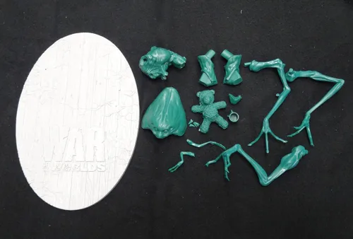 Vista 2 de Pegasus Hobbies 1:8 Escala Alien Creature 7 Modelo Kit