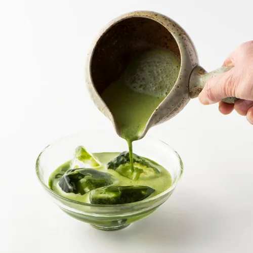 Vista 7 de Té verde matcha ceremonial en polvo Kimikura Mezcla de Japón [lata de 30 g/1 oz] de JAPÓN Té japonés KIMIKURA