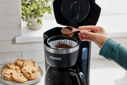 Vista 11 de BLACK+DECKER 12-Cup Drip Coffee Maker with Vortex Brewing Negro