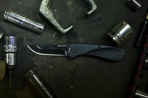 Vista 8 de OUTDOOR EDGE RAZOR VX1 - Cuchillo de bolsillo plegable EDC asistido con hoja reemplazable Hoja de acero inoxidable de 3 pulgadas, mango de Negro