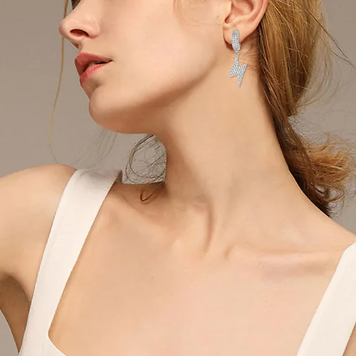 Vista 4 de Shcyee Aretes de relámpagos helados a la moda, hip hop, aretes de aro grueso con circonita cúbica para mujeres y hombres, regalo de joyería unisex