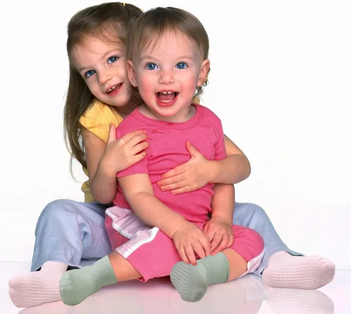 Vista 4 de GRPSKCOS Calcetines Antideslizantes para Bebés 12 Pares Calcetines Antideslizantes para Niños Pequeños de 0-7 Años Infantes Niños Pequeños Niños