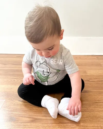 Vista 8 de Simply Kids Calcetines tobilleros antideslizantes para bebé (9 pares), agarre superior, algodón suave, para niñas y niños activos (de 0 a 7 años)