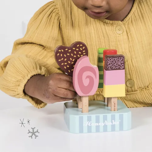 Vista 6 de Le Toy Van Honeybake Collection - Juego de paletas de hielo, juguetes de madera de primera calidad para niños a partir de 3 años (TV284)