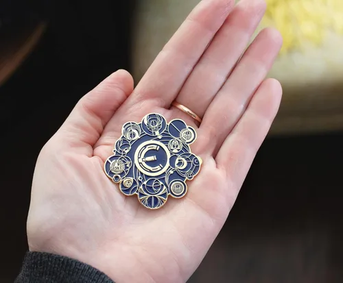 Vista 3 de Marvel Studios Eternals Cosmic Symbols - Pin de estreno de edición limitada Accesorios de insignia de broche de metal para mochila, ropa, sombreros
