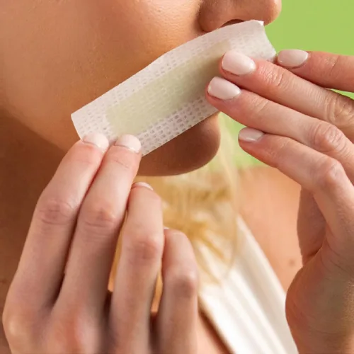 Vista 6 de Nad's Tiras de cera facial, depilación facial para mujeres, kit de depilación con 48 tiras de cera facial + 8 toallitas de aceite calmante + polvo