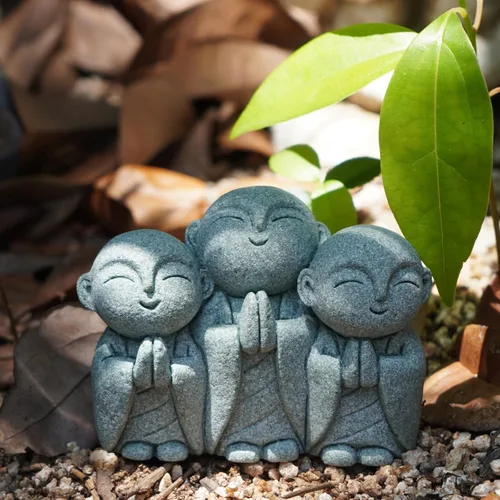 Vista 8 de OwMell Estatua de monje japonés de Jizo, figura de Buda Jizo, estatua conmemorativa del acuario, adorno de flores de hierro